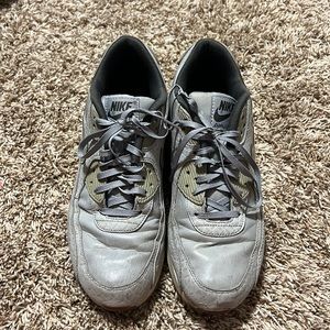 Nike Air Max 90: Color Pure Platinum-White Metallic Silver